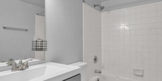 Beautiful 2 Bed 1 Bath Condo Near Old Colorado!! Gallery 12