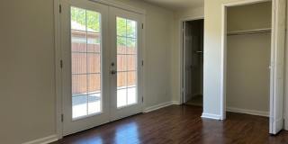 Spacious 3 Bedroom + Den Near Phoenix Country Club Gallery 13