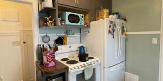 AVAILABLE JULY - 3 BEDROOM/1.5 BATHROOM HOME Gallery 10