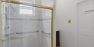 404 North Shields Avenue Gallery 21