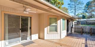 Beautiful 3-bedroom 2 bath Home in Bella Vista! Gallery 26