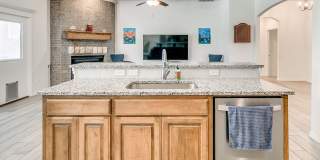 3 Bed, 2 Bath Home with Bonus Office and  Huge Workshop Gallery 14