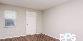 1126 Maple St Gallery 11