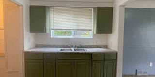 Beautifully Updated 3-Bedroom Bungalow-Ready for Move-In Gallery 10