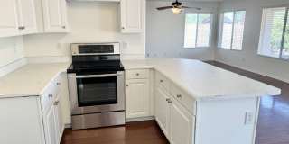 4 Bedroom 3 Bathroom Home in Surprise! Has Loft & Additional Office/Den! Gallery 19