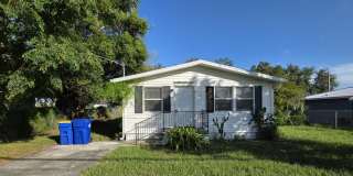3-Bedroom, 2-Bathroom Home in Eagle Lake Gallery 1