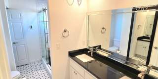 Large 3 Bedroom, 3 Bathroom Home with Solar Gallery 18