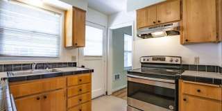 2 Bedroom Townhouse in Beautiful Cedar Hills Setting with Modern Amenities! Gallery 13