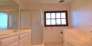 Architect’s Dream with Panoramic Valley Views in Private Calabasas Cul-de-Sac Gallery 19