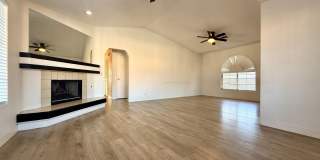 2 BEDROOM CONDO WITH 2 BALCONIES, RIGHT NEXT TO THE POOL, MINUTES FROM THE STRIP Gallery 1
