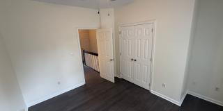 Beautiful End-unit townhome in university with Primary bedroom on 1st floor Gallery 23