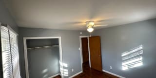 3 bedroom house in Fulton Hill! Laundry, Central HVAC All electric, big fenced yard, hardwoods Gallery 20