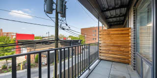 2342 W Adams Street Gallery 15