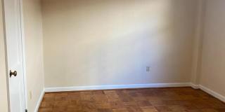 1300 N MEADE Street Gallery 29