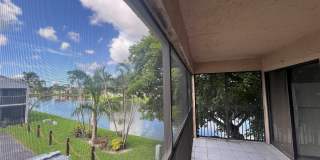 820 N Franklin Ave Gallery 1