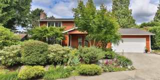 4 bd 2.5 bathroom single family home in Bellevue Gallery 1