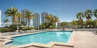 16500 Collins Ave Gallery 43