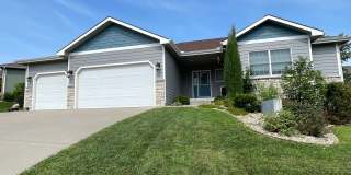 FANTASTIC FAMILY HOME! GREAT LOCATION! 3-CAR GARAGE! Gallery 1