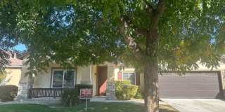 Spacious house in a well established neighborhood close to shopping and restaurants! Gallery 1