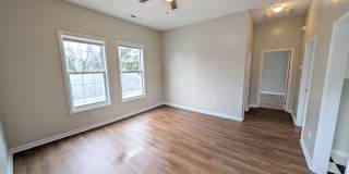Remodeled! Walkable! 2 bedroom/1 bath Gallery 1