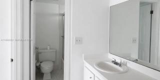 9330 Lagoon Pl Gallery 13
