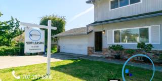 Benicia Townhome with large backyard Gallery 1