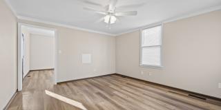 1015 Cabell Street Gallery 12