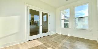5 Bedroom, 3.5 Bathroom Home w/ Office and 2 Car Garage Gallery 18