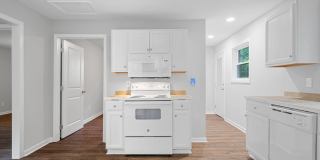 1317 Mayfield Lane - A Gallery 3