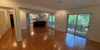 2620 N Taylor Gallery 3
