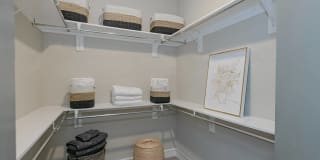 Canal 1535 Gallery 33