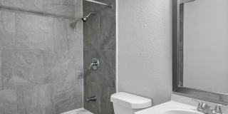 Glen Oaks Apartments Gallery 11