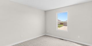 Beautiful Split Level 5 Bedroom Home - Hills of Olde Savannah Gallery 15