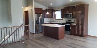 3 Bedroom / 2 Bathroom House For Rent! Gallery 1
