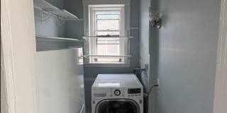 Beautiful 3 bed with in unit laundry and balcony GREAT DEAL for 9/1/26 Gallery 7