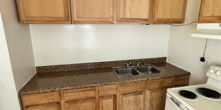 2 bed house on Rva Northside!  Central hvac, hardwoods,all electric, lots of parking, laundry, Gallery 6