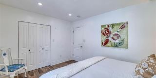 14 N Vassar Square Gallery 22