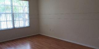 Beautiful 2-Bedroom, 3-Bathroom Townhome in Brandon Gallery 8
