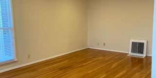 Pristine Original Westchester Home in North Kentwood Gallery 7