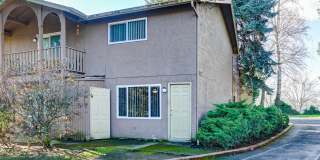 Spacious and immaculate townhomes! Gallery 17