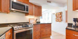 Winter Rental: Waterfront 3 Bed/3 Bath on Rocky Neck Gallery 10