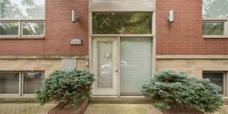 885 N Hermitage Avenue Gallery 2