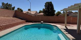 3 Bedroom House with Pool Gallery 31