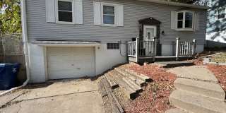 3 Bedroom 2 Bath house in Bettendorf Gallery 1