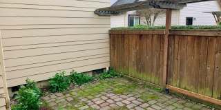 Beautiful 3 bed 2.5 bath Home with 2 car garage Gallery 17