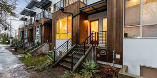 Modern 2 bed/3.5 bath Seattle townhome Gallery 1
