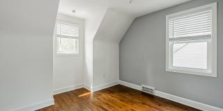 Comfort & Convenience on Olmstead Street Gallery 19