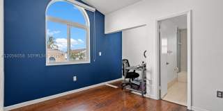 13990 SW 160th Ter Gallery 21