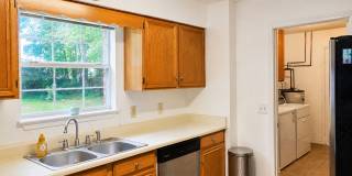 Stark Bayou Furnished Retreat | 4BR Home w/ Garage & Yard Gallery 21