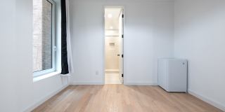 Ditmas Park Gallery 16